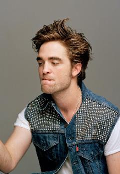 Robert Pattinson: En Entrevista con Publimetro!