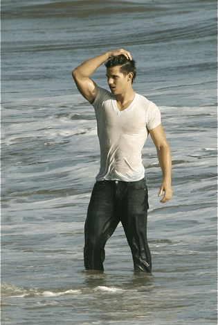 Taylor Lautner 13