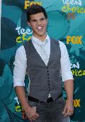 Taylor Lautner 41