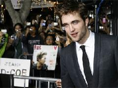 Robert pattinson dice que estuvo sorprendido por la atención de los fans en londres