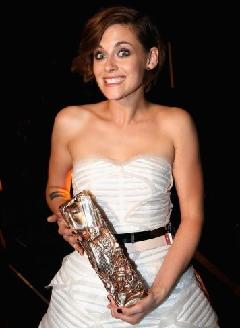 Kristen Stewart, la primera estadounidense que gana un César