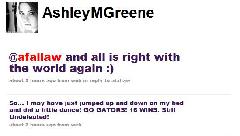 Ashley actualiza su twitter