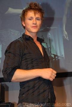 Charlie Bewley habla sobre la filmación de Luna Nueva, Robert Pattinson y la Fama.